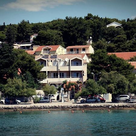 Apartmenthaus Kosirina-Tisno Εξωτερικό φωτογραφία